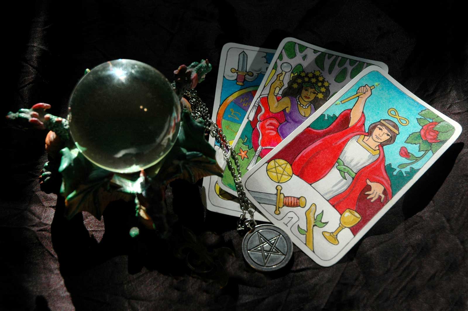 Što pokazuju tarot karte za mjesec prosinac?